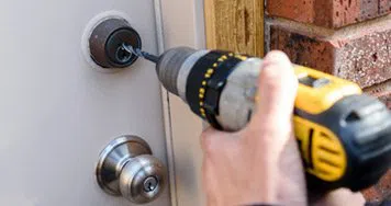 Security Locksmith Services Hackensack, NJ 201-402-2663 Security Locksmith Services Hackensack, NJ 201-402-2663 - 13-Key-Broke-In-Lock